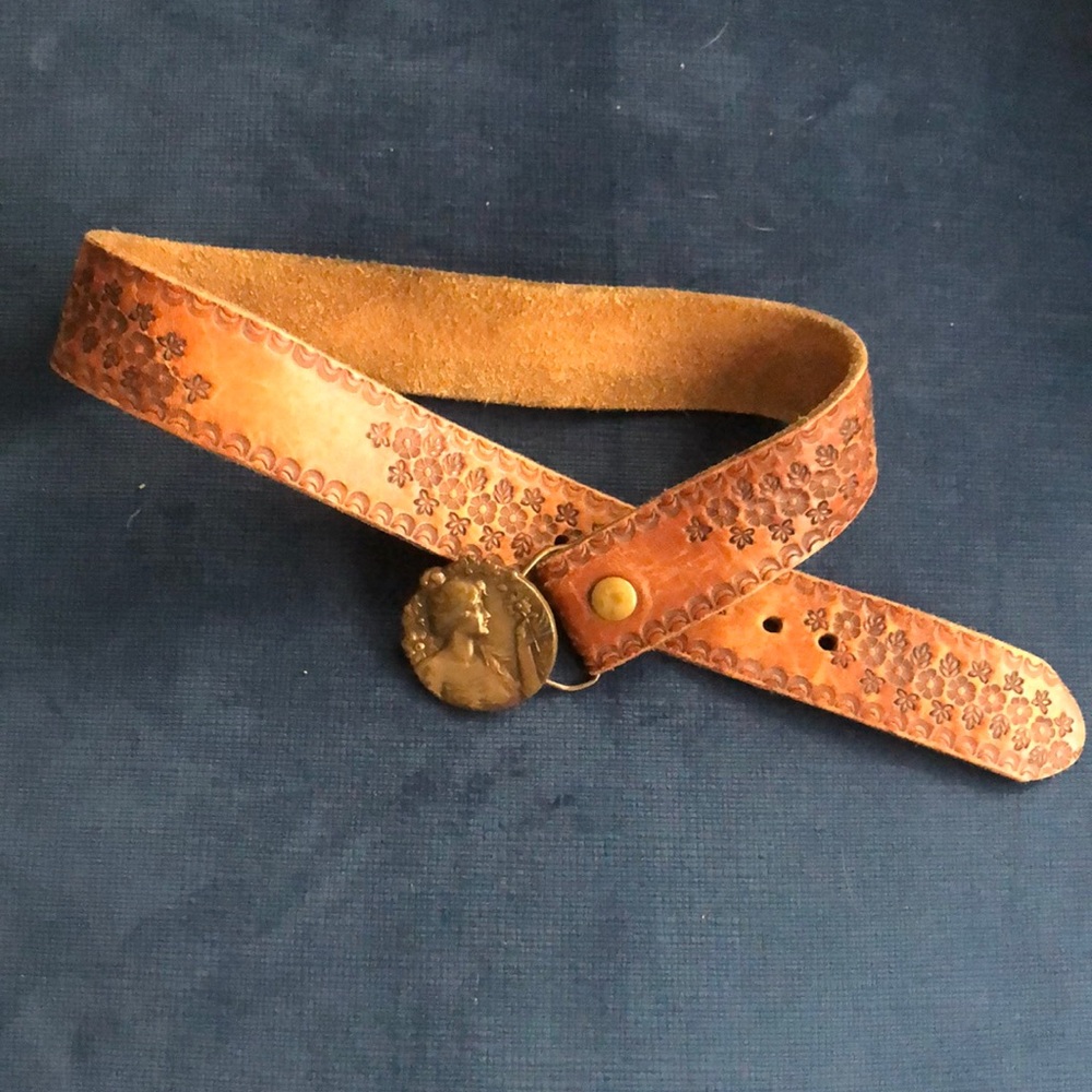VINTAGE LEATHER WAIST BELT